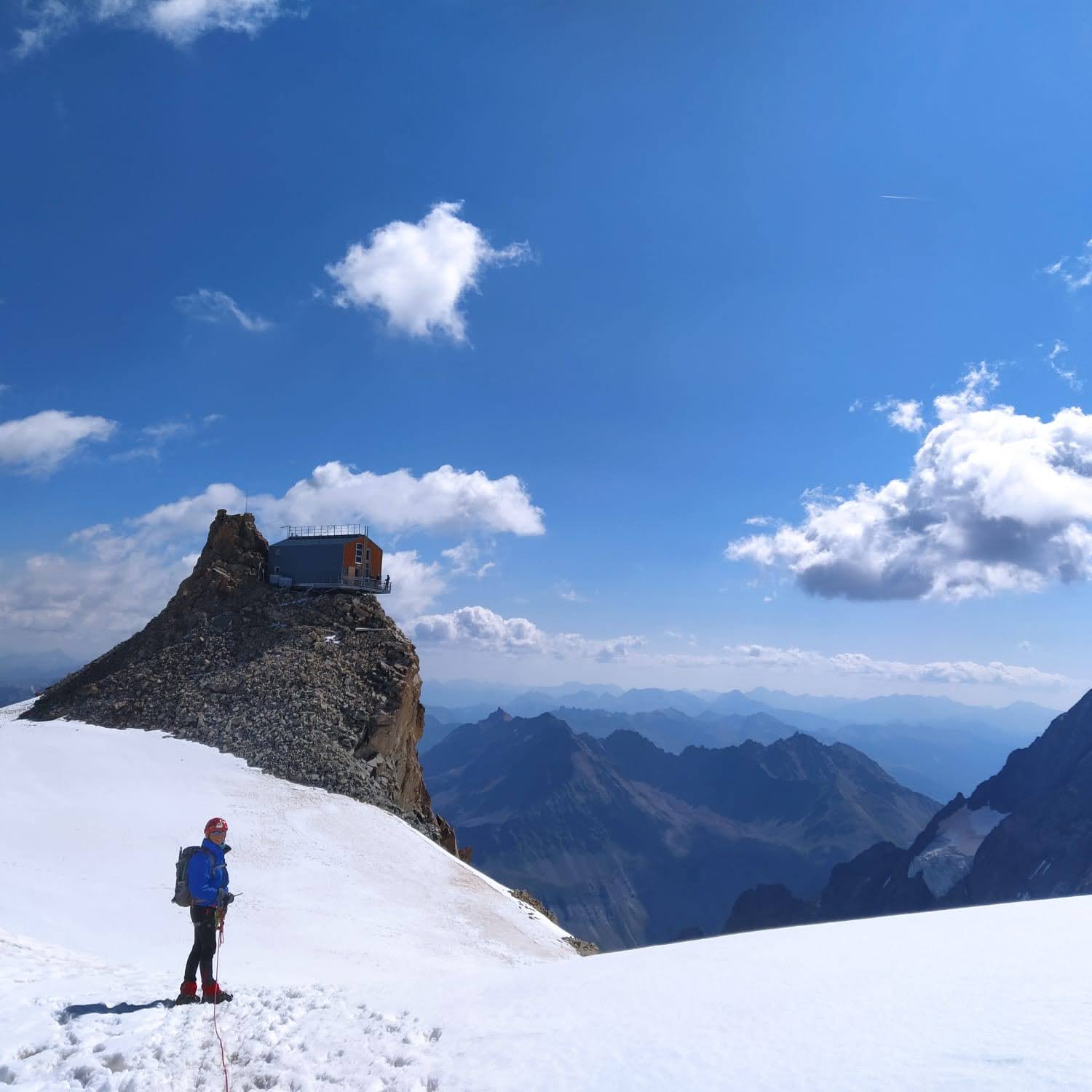 Refuge de l'Aigle 3440m